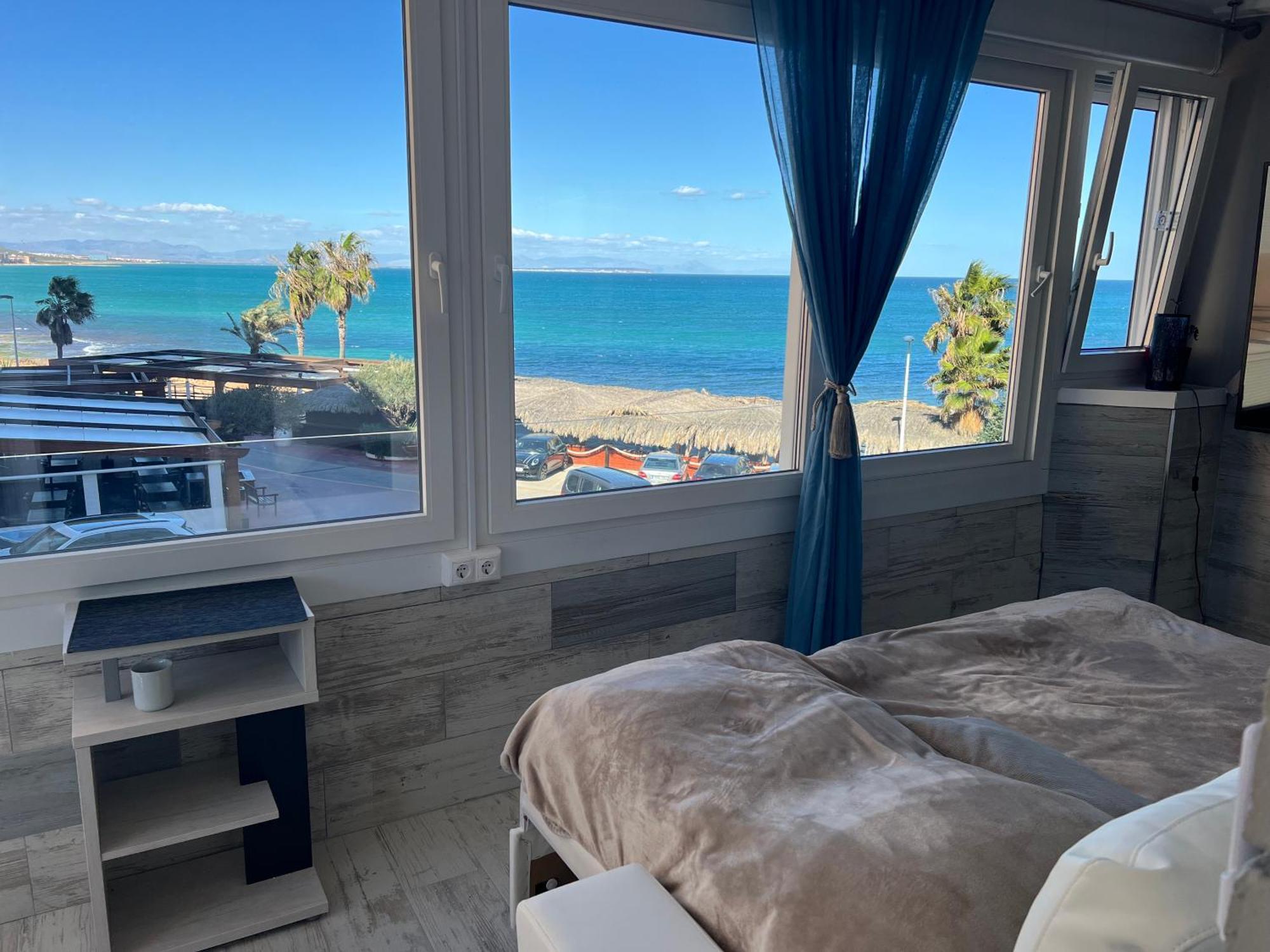 טורבייחה La Mata Apartment On The First Line Of The Sea מראה חיצוני תמונה